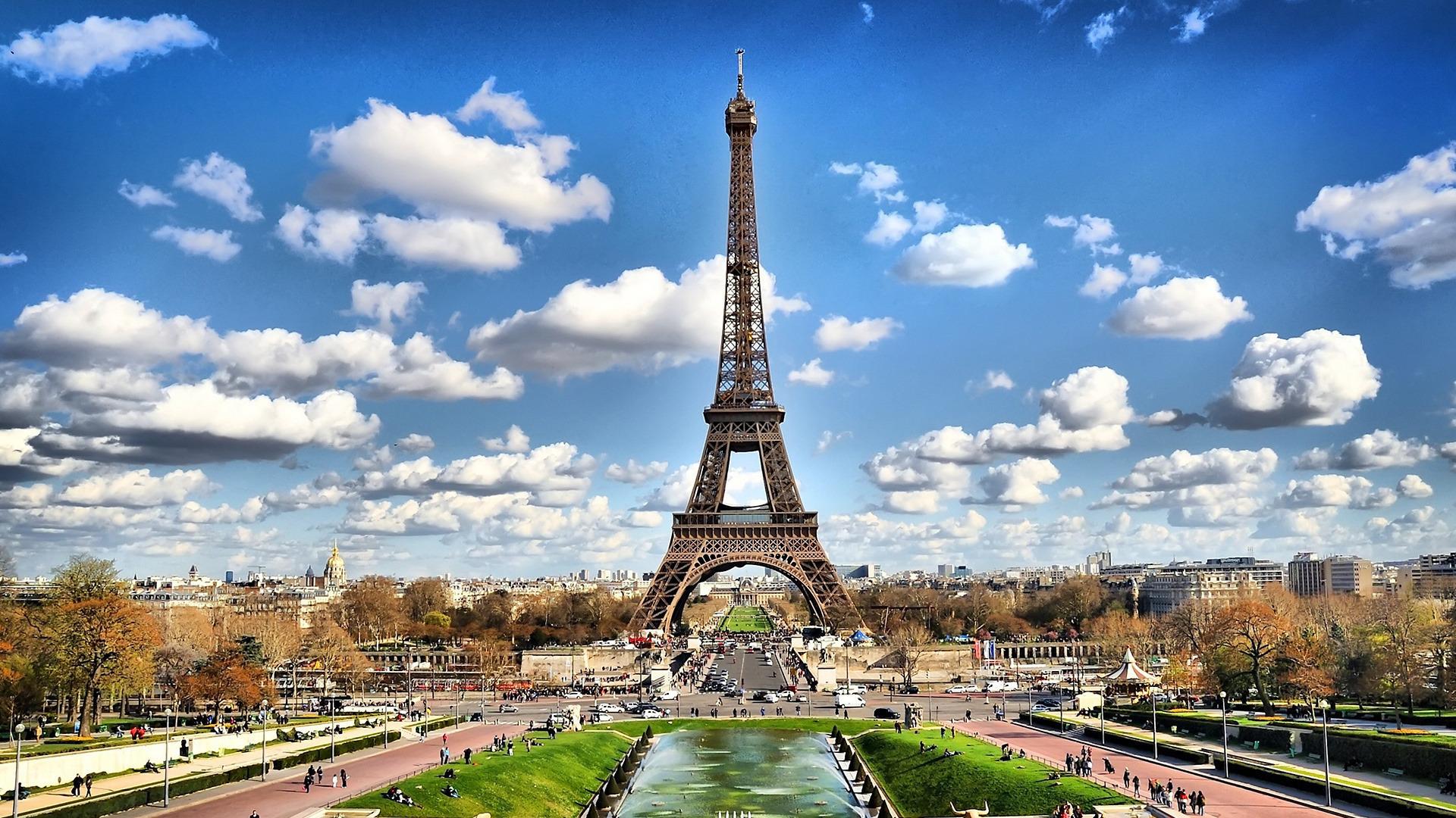 Vendi i lire i zonjes ne France