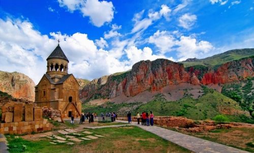 Kërcimtare strip, koreografe, zonja në Armeni