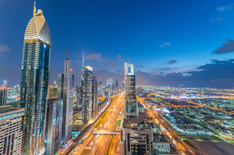 Večírky v SAE, Sheikh Mansour, Sheikh Hamdan, Sheikh Ahmed, princ Muhammad ze Saúdské Arábie, princ Nasser z Bahrajnu, princ Hanis z Abu Dhabi, král Muhammad z Abu Dhabi